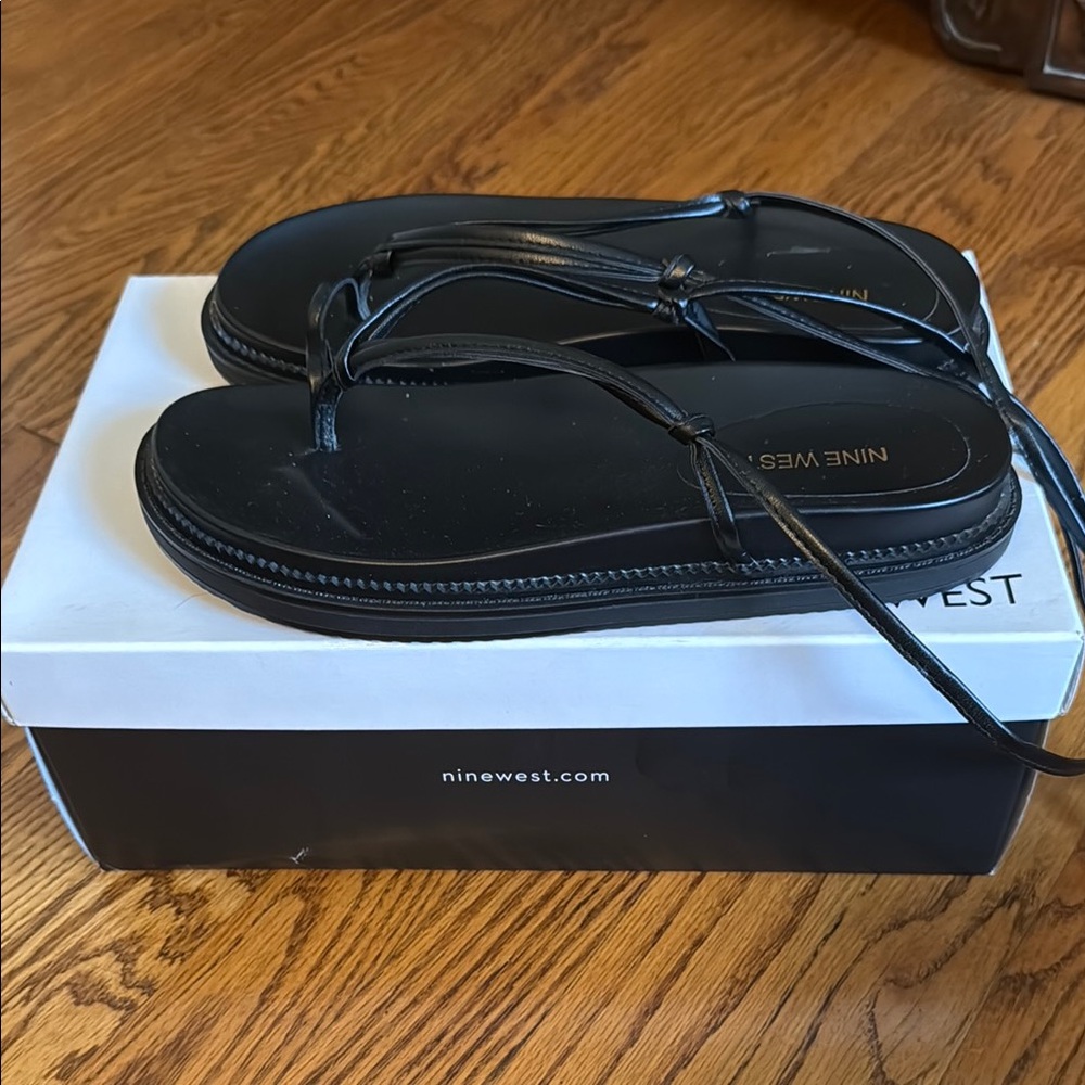 Nine West Black Sandals Sleek Design